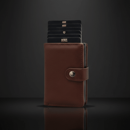 Tarjetero Automático: Lujo Compacto y Acceso Instantáneo.