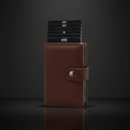 Tarjetero Automático: Lujo Compacto y Acceso Instantáneo.